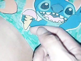 My step-sister's real heart gets a wet massage in POV homemade video