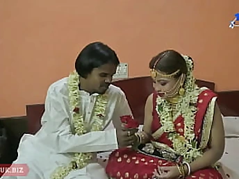 Observe Smita and Baar 095's Desi wedding night with a banglilynx twist!