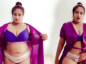 Your_Riya's curvy wifey is a kinky babe who enjoys getting off with her natural cupcakes