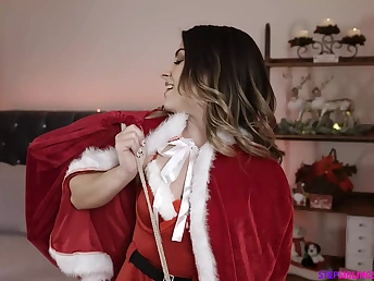 Jay Romero & Chanel Camryn seduce and eat each other's coochies for Christmas