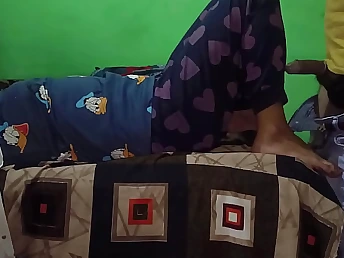 Cute curvy bhabhi gets her perfect ass worshipped & her exploitatory lecture interrupted