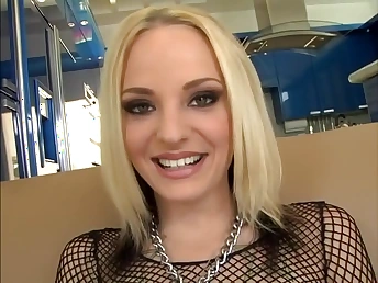 Blonde sexy dame getting hardcore anal invasion lesson