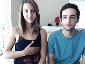 Beautiful camwhore and her bf plows on web cam
