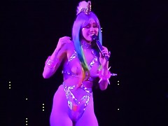 Miley Cyrus Performs Undisguised - Karen Don't Loathing Unruly