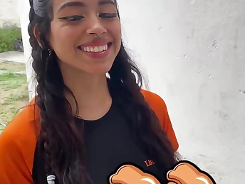 I on a par a pizza and got the delivery girl Yaresita Diminutive