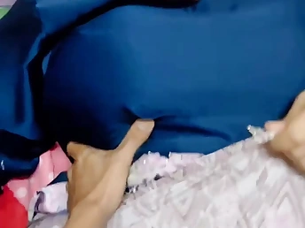 Chubby Malay wifey invites their way avant-garde friend to shot at a raunchy threesome in their way apartment