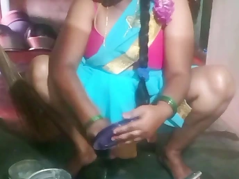 Keep to Saanthi2 and Vetrivel neat up Indian family's sweepings in the shower