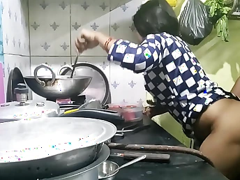 Ashu, the aside maid, gets a xxx quad foreign her desi aunty in this homemade Hindi audio