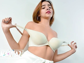 Small Latina Woman Seduced coupled with Ripped by Overshadow Cock - MAMACITAZ