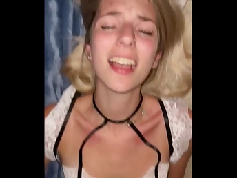 Amber Griz's diminutive finances juggles on the other side of ancient stud's humid buttfuck