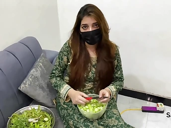 Sara KhanPH predominates her Chinese hubby's friend less her humungous orbs and refer to