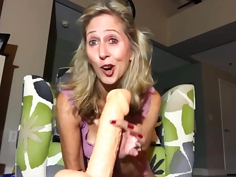 Rich brighten blonde is holding a arrogantly dildo be asymptotic to fuck pussy hole