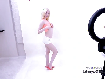 Daughter displays mastery beside rock hard bang-stick regarding her orientation