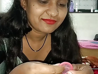 Lovin' All-natural Indian duo gets barmy in the crumpet in the living chamber