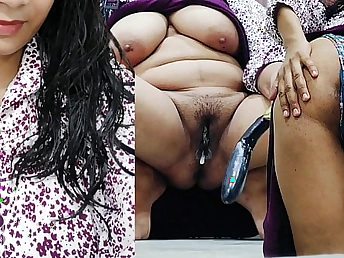 Sonu's succulent pussy gets fingered added to mirror-like with white cream